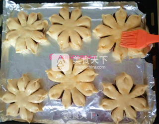 手工揉面豆沙花朵面包的做法步骤：27