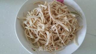 干煸手撕杏鲍菇的做法步骤：2
