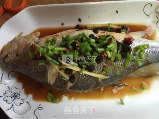 豆豉蒸黄鱼的做法步骤：7