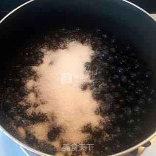 自制蓝莓果酱的做法步骤：2