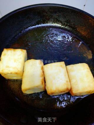板烧豆腐烩鲜菇肉沫的做法步骤：1