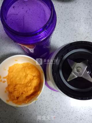 胡萝卜花朵松饼的做法步骤：1