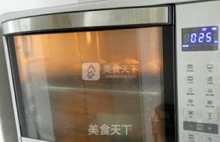 超级松软的奶油肉松香葱小面包的做法步骤：10