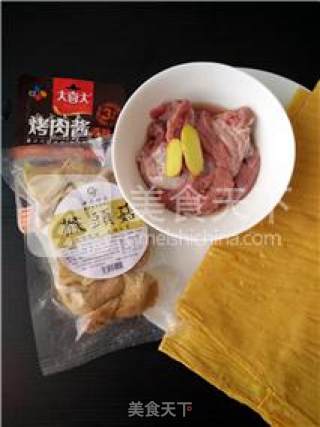 【不用擀皮不用油炸，健康春卷简单做】腐皮春卷的做法步骤：1