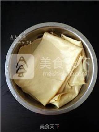 【不用擀皮不用油炸，健康春卷简单做】腐皮春卷的做法步骤：2