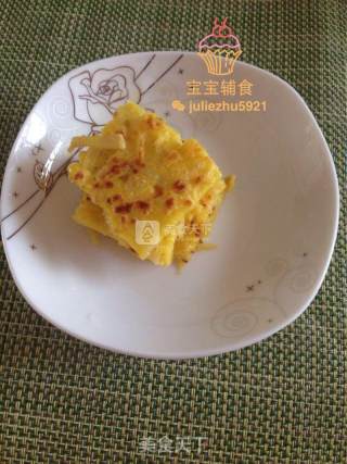 宝宝辅食：土豆丝鸡蛋饼的做法步骤：1