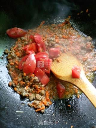 “西红柿胡萝卜牛肉酱”牛肉酱拌饭的做法步骤：5