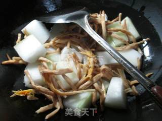 黄花菜烧冬瓜的做法步骤：4