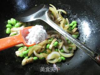 洋葱炒毛豆的做法步骤：7