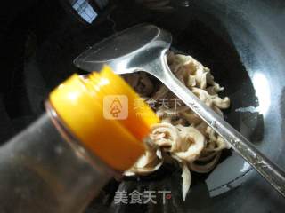 五花肉面筋炒青瓜的做法步骤：3