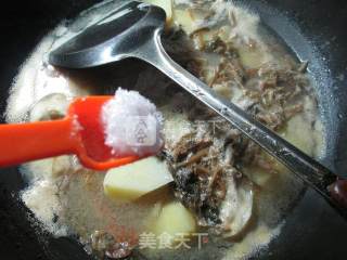 笋干菜螃蟹土豆汤的做法步骤：7
