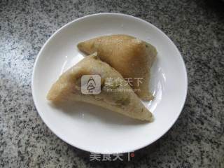 咸肉青黄豆糯米粽的做法步骤：11