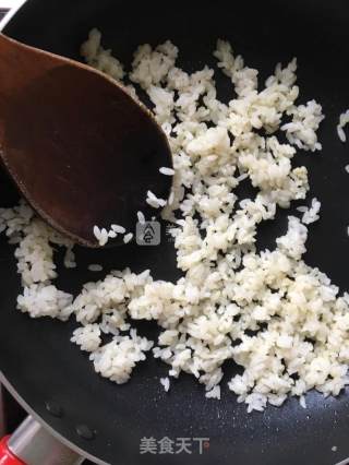 蛋皮炒饭的做法步骤：3