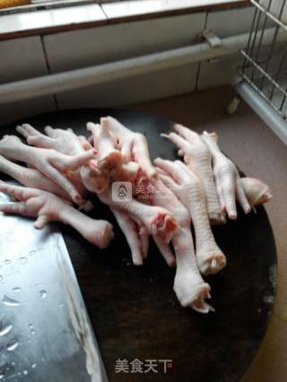 陈醋鸡爪的做法步骤：1