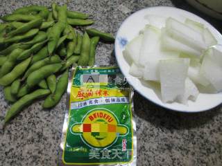 榨菜丝毛豆煮冬瓜的做法步骤：1