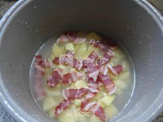 腊肉土豆饭的做法步骤：4