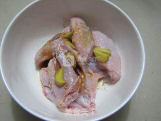 咖喱鸡翅饭的做法步骤：1