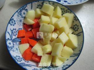 咖喱鸡翅饭的做法步骤：2