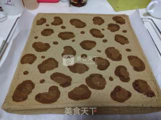 豹纹蛋糕卷的做法步骤：29