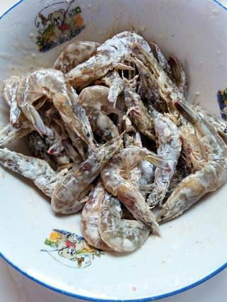 酥炸大虾的做法步骤：5