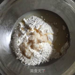 鲜肉蛋黄月饼的做法步骤：4