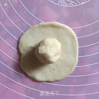 鲜肉蛋黄月饼的做法步骤：8