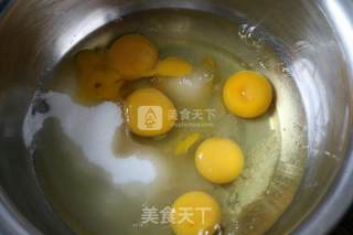 十寸南瓜海绵蛋糕的做法步骤：2
