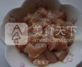 风情宫保鸡丁盖浇饭的做法步骤：1