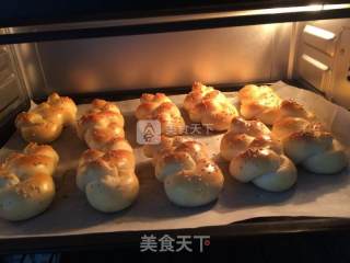 【牛奶麻花小面包】的做法步骤：13