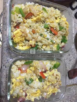 海鲜芝士焗饭的做法步骤：1