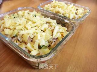海鲜芝士焗饭的做法步骤：2