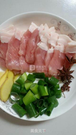 蒜苔炒肉的做法步骤：1