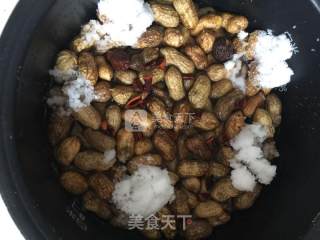 水煮五香花生的做法步骤：4