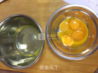 抹茶蓝莓瑞士卷的做法步骤：1