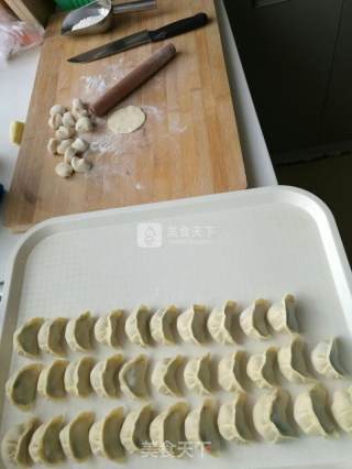 猪肉苦菜馅儿饺子的做法步骤：9