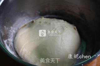 沙拉培根面包的做法步骤：2