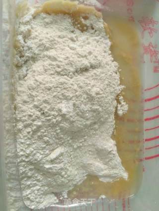 蛋黄酥的做法步骤：1
