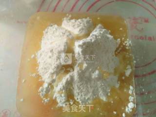 蛋黄酥的做法步骤：2