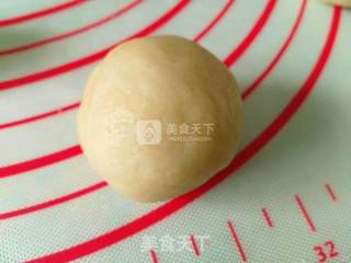 蛋黄酥的做法步骤：6