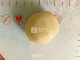 蛋黄酥的做法步骤：16