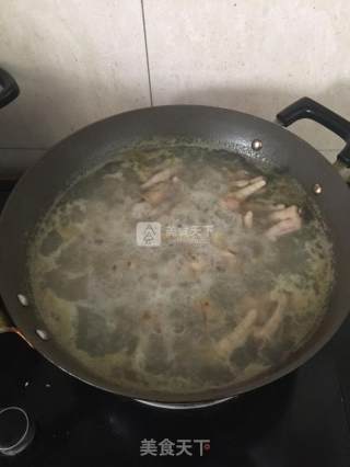 泡椒凤爪的做法步骤：4