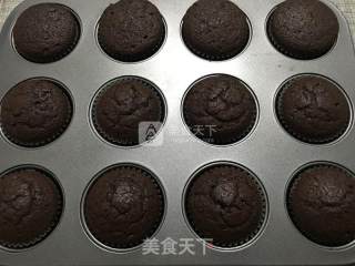 巧克力动物杯子蛋糕的做法步骤：8