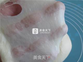 小兔子酸奶草莓酱面包的做法步骤：2