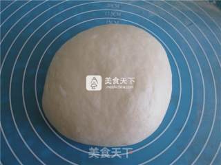 小兔子酸奶草莓酱面包的做法步骤：3