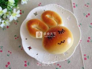 小兔子酸奶草莓酱面包的做法步骤：12