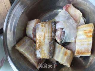 红烧刀鱼的做法步骤：1