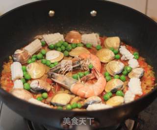 颜值高的豪华饭---西班牙海鲜饭的做法步骤：15