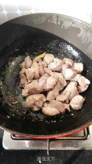 玉米烧肉的做法步骤：3