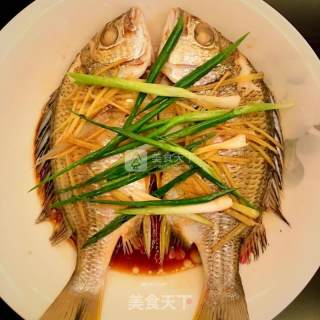 清蒸海鱼的做法步骤：4