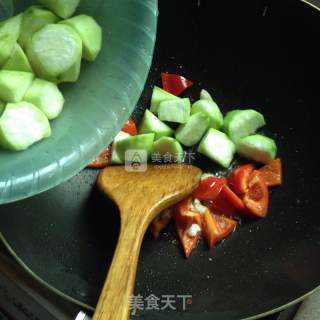 丝瓜炒油条的做法步骤：6